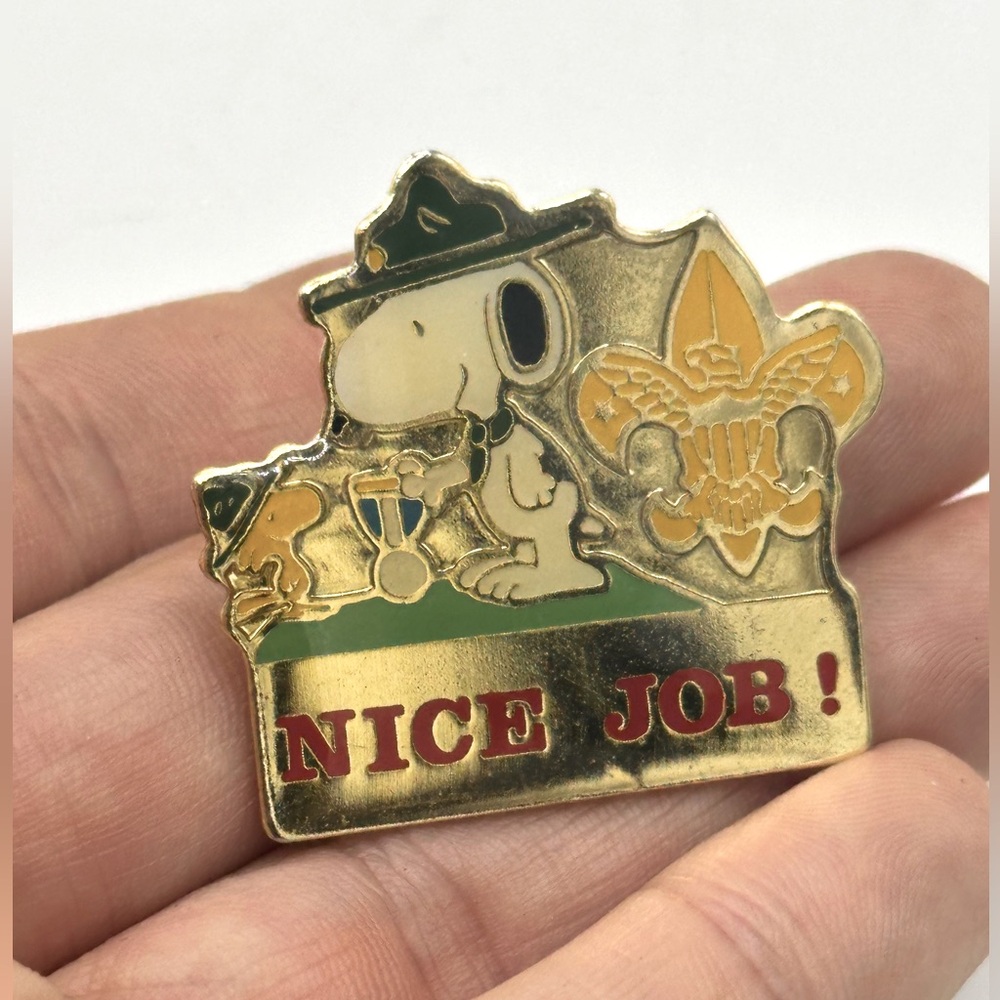 Vintage Peanuts Boy Scouts pin